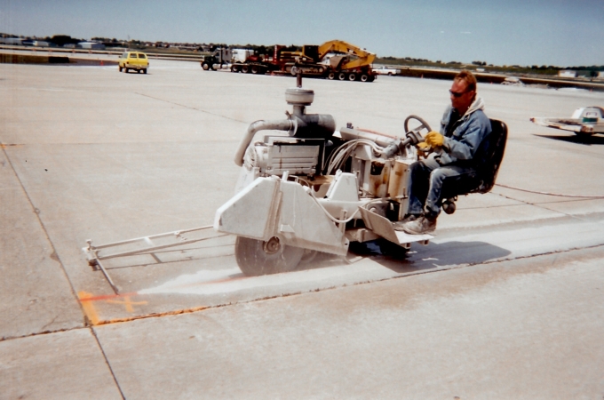 Airport Sawing With Rider Saw