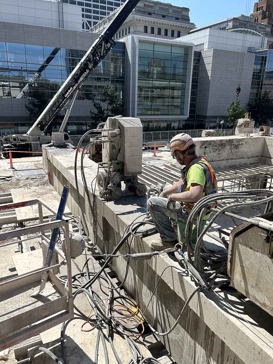 757927788-wire-sawing-1b